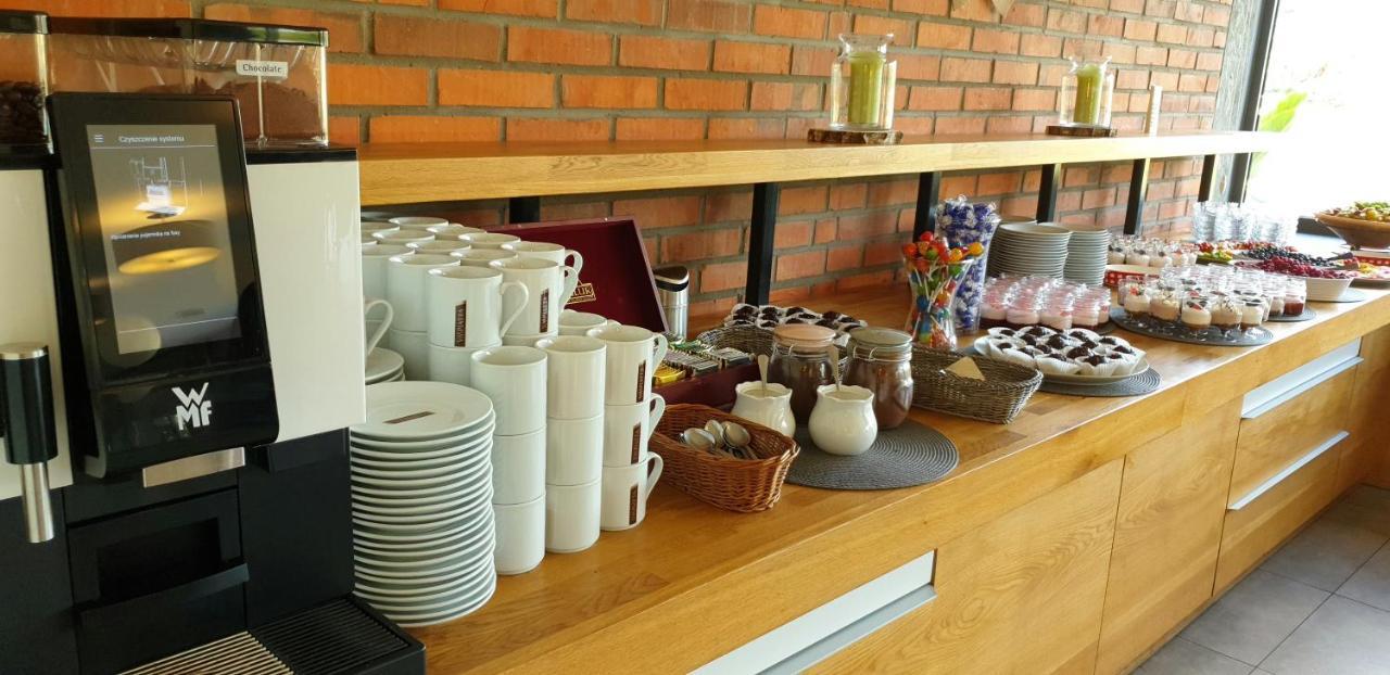 Hotel Stara Stajnia Pleszew Kültér fotó